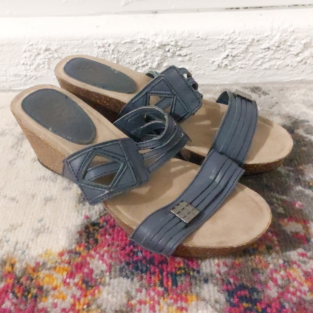 Pure Sole Navy Blue Strappy Leather Wedge Sandal Womens Size 8 As Is - Picture 2 of 8